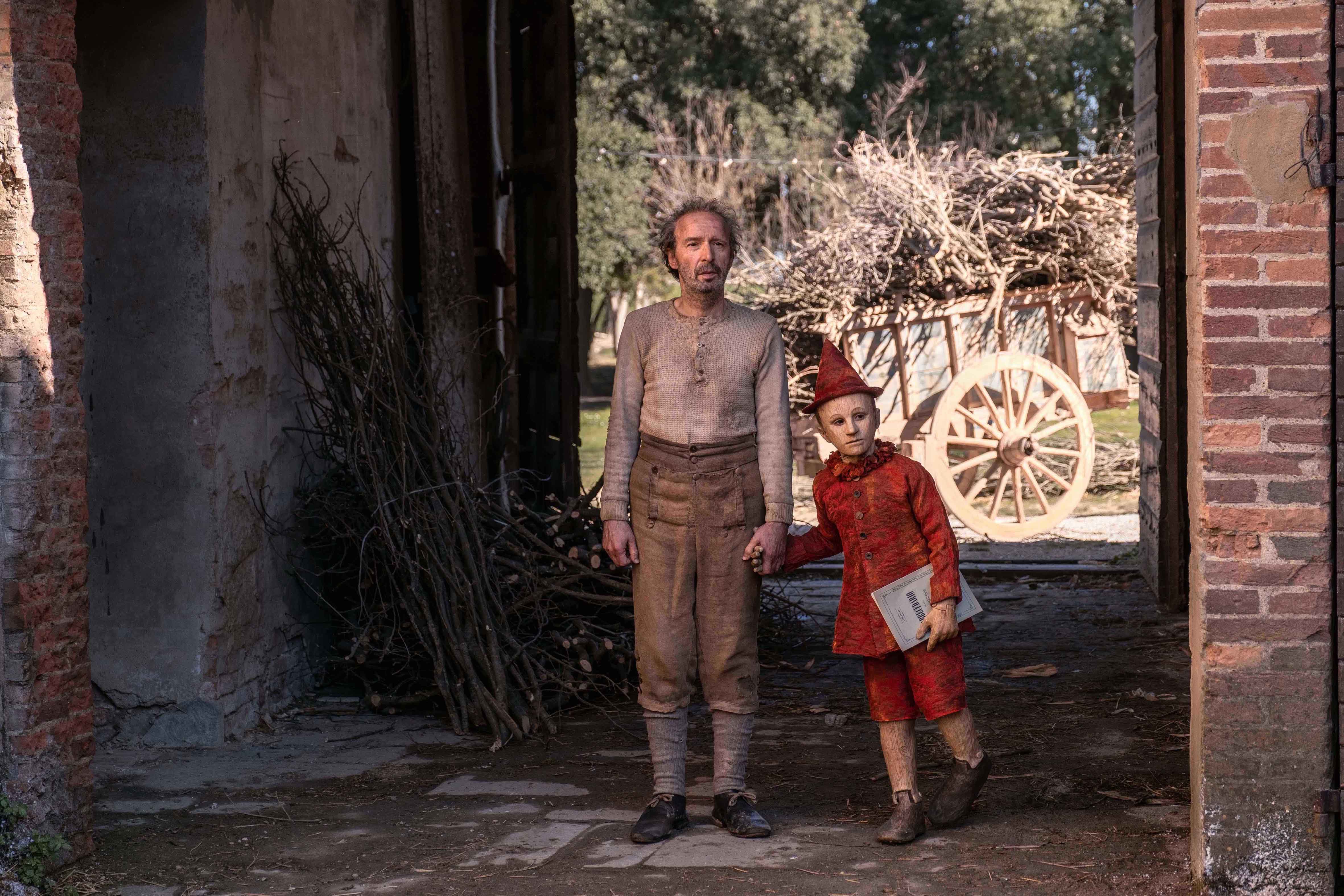 Pinocchio Nei Costumi Di Massimo Cantini Parrini Dal Film Di Matteo Garrone