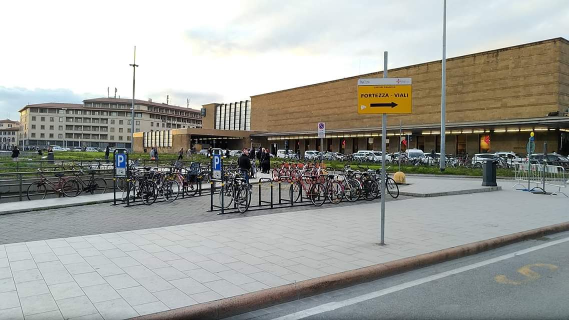 Stazione di Santa Maria Novella nuove rastrelliere • Nove da Firenze