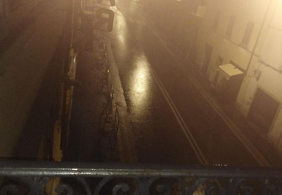 Era Una Notte Di Pioggia A Catinelle Testo