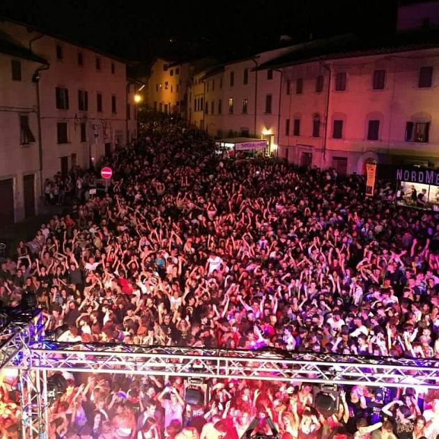 S. Piero a Sieve sabato 6 luglio torna la discoteca più grande d'Italia • Nove da Firenze S. Piero a Sieve sabato 6 luglio torna la discoteca più grande d'Italia • Nove da Firenze