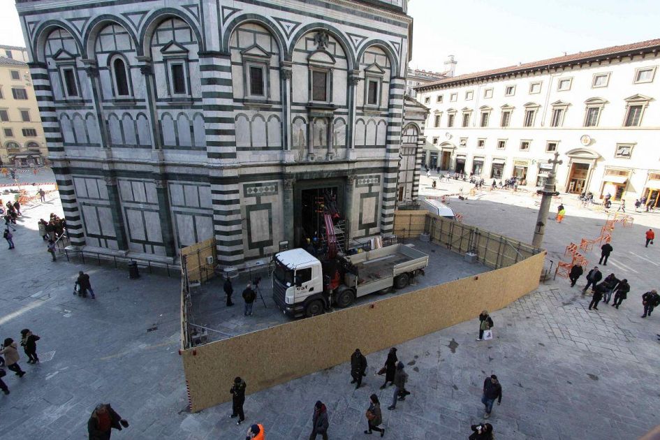 Concorso Per La Porta Nord Del Battistero Di Firenze Smontata la Porta nord del Battistero di Firenze | Cultura Arte